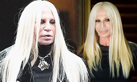 donatella versace et chirurgie|Donatella Versace without make up.